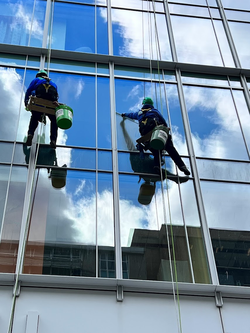 Professional Window Cleaning in MD, DC & VA